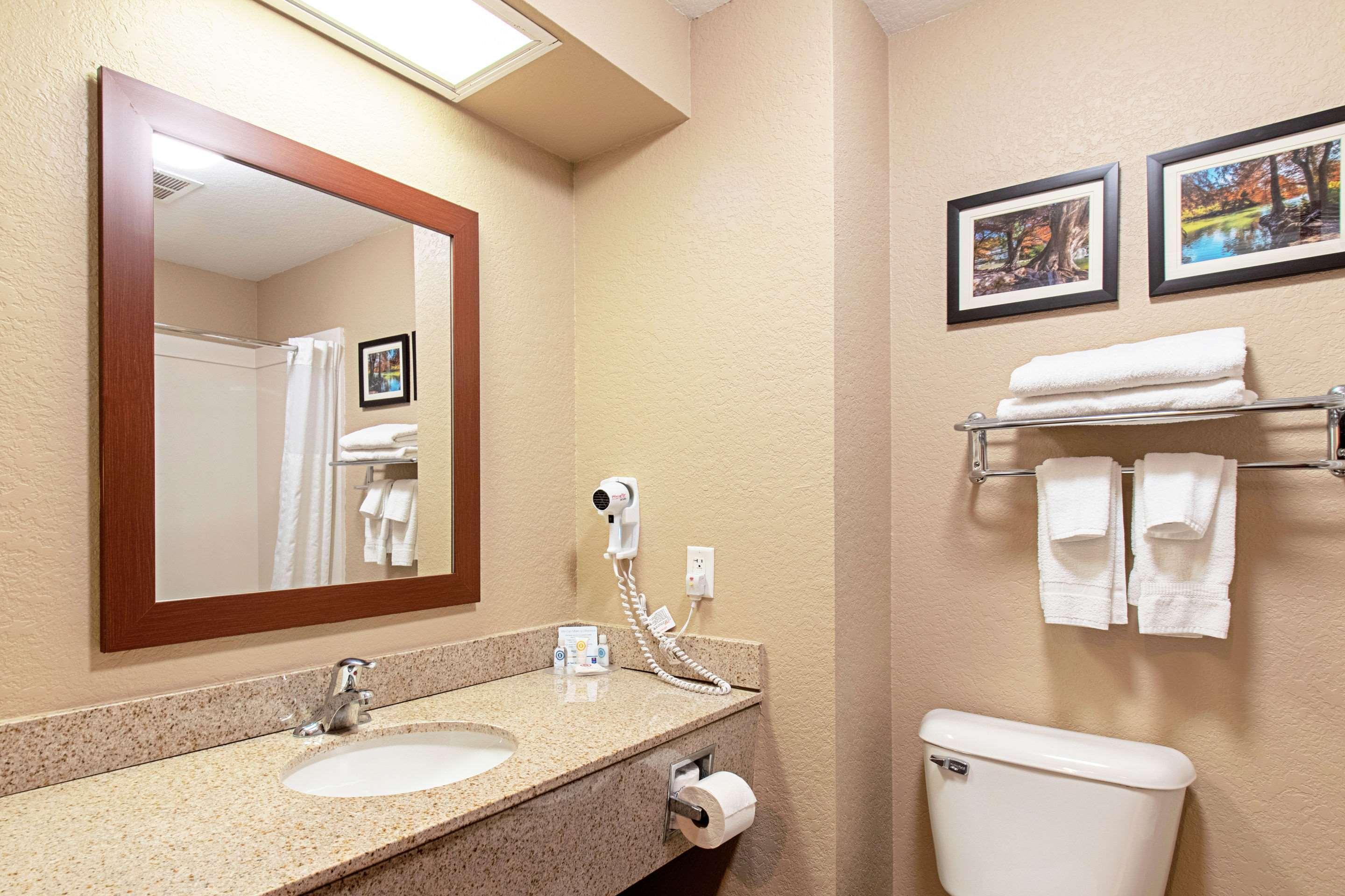 Comfort Inn & Suites And Suites Fredericksburg Eksteriør billede